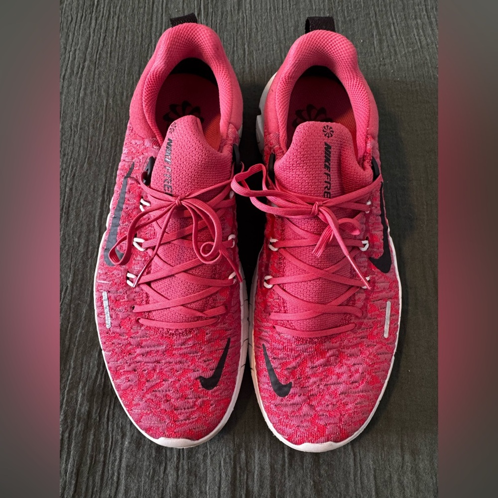 Nike Free Women's Pink Running Shoes - Picture 2 of 7
